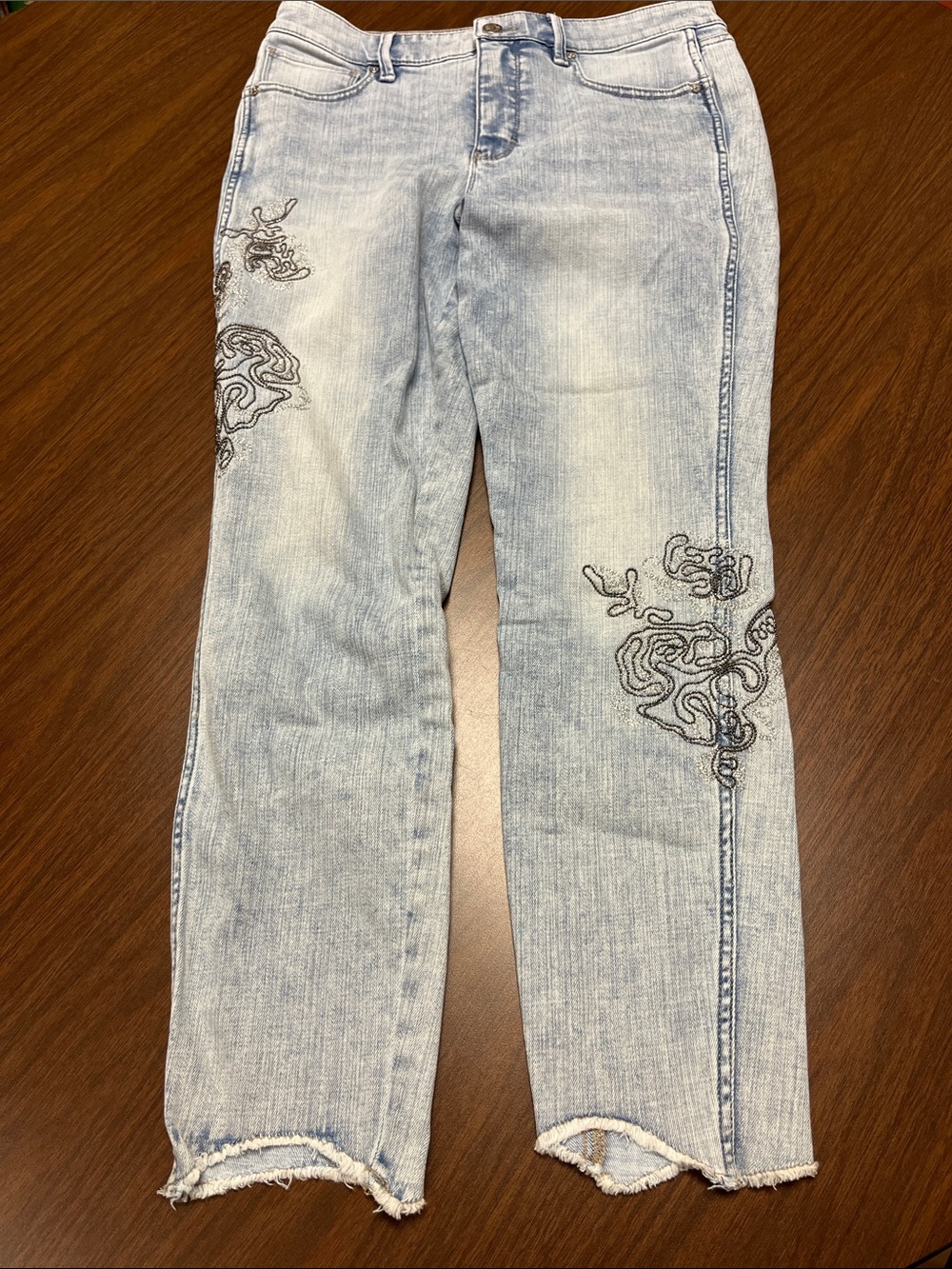 White House Black Market Light Wash Embroidered Women s Jeans, size 10